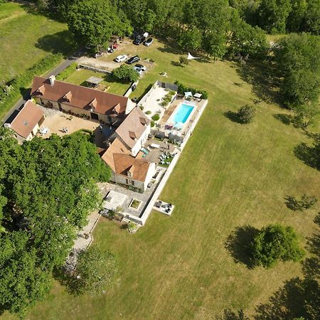 Domaine De Nineyrolle Villa Azerat Bagian luar foto