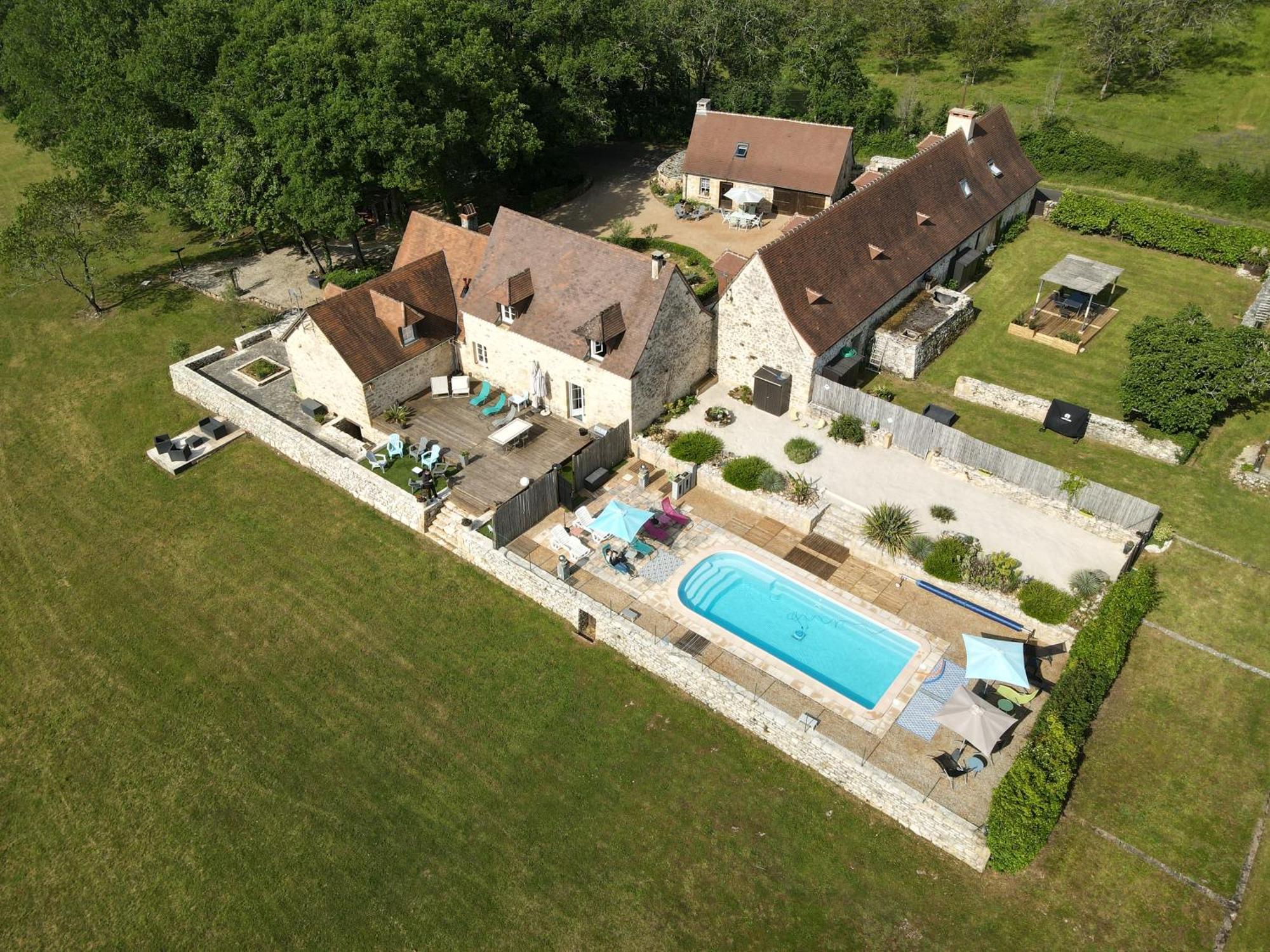 Domaine De Nineyrolle Villa Azerat Bagian luar foto